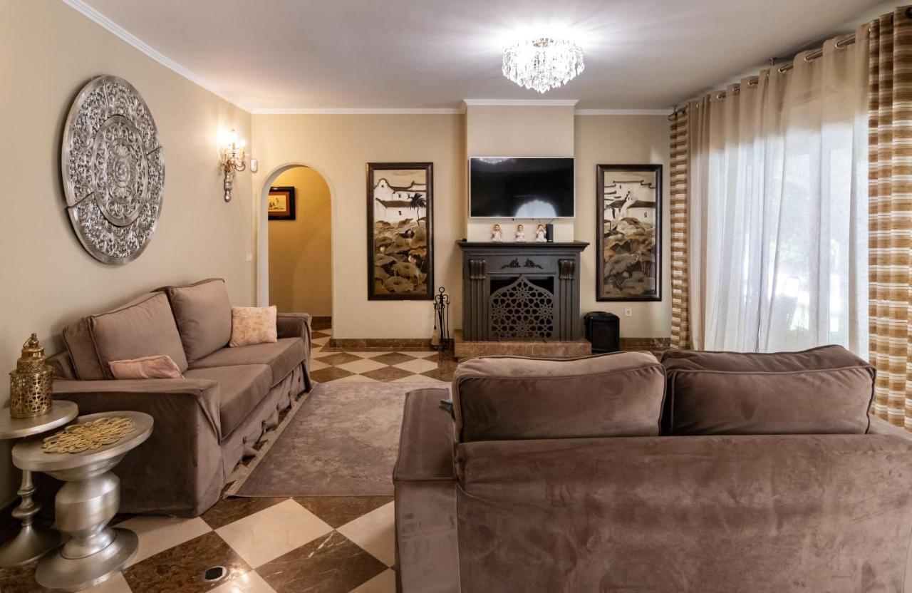 Villa In Puerto Cabopino Marbella Bagian luar foto