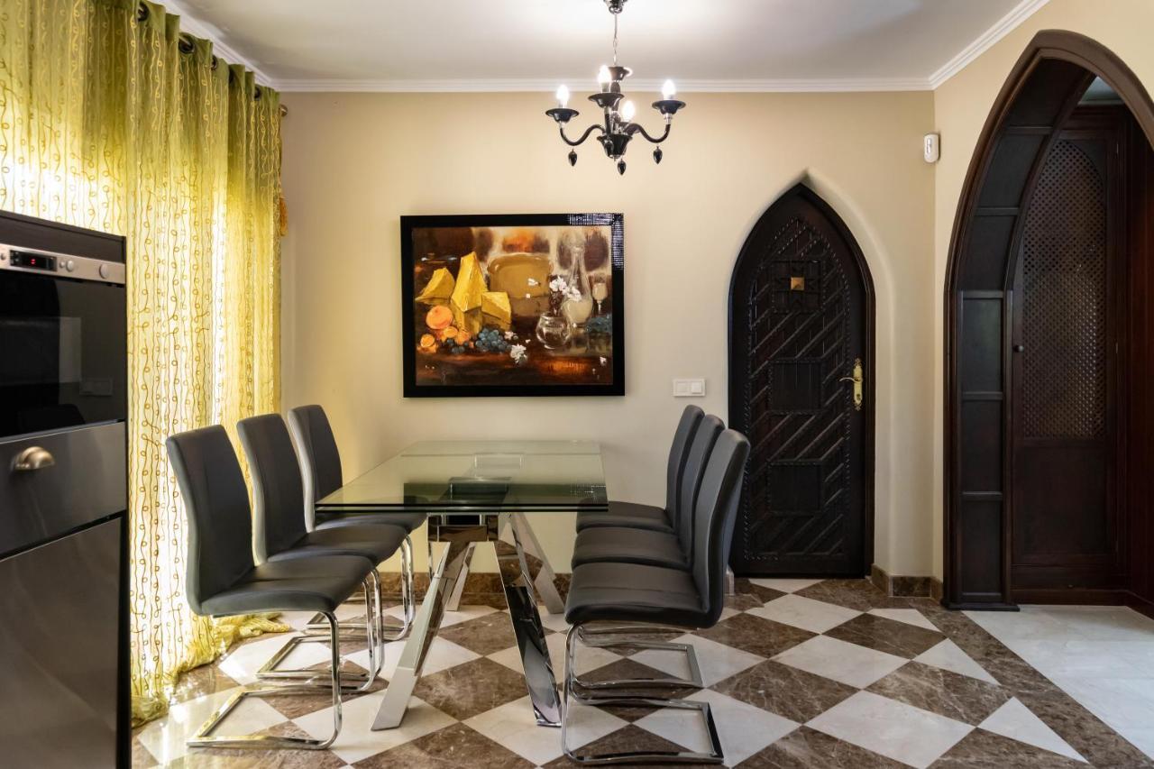 Villa In Puerto Cabopino Marbella Bagian luar foto