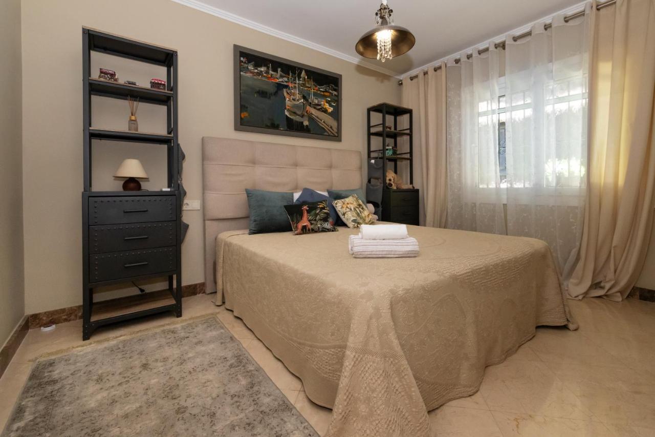 Villa In Puerto Cabopino Marbella Bagian luar foto