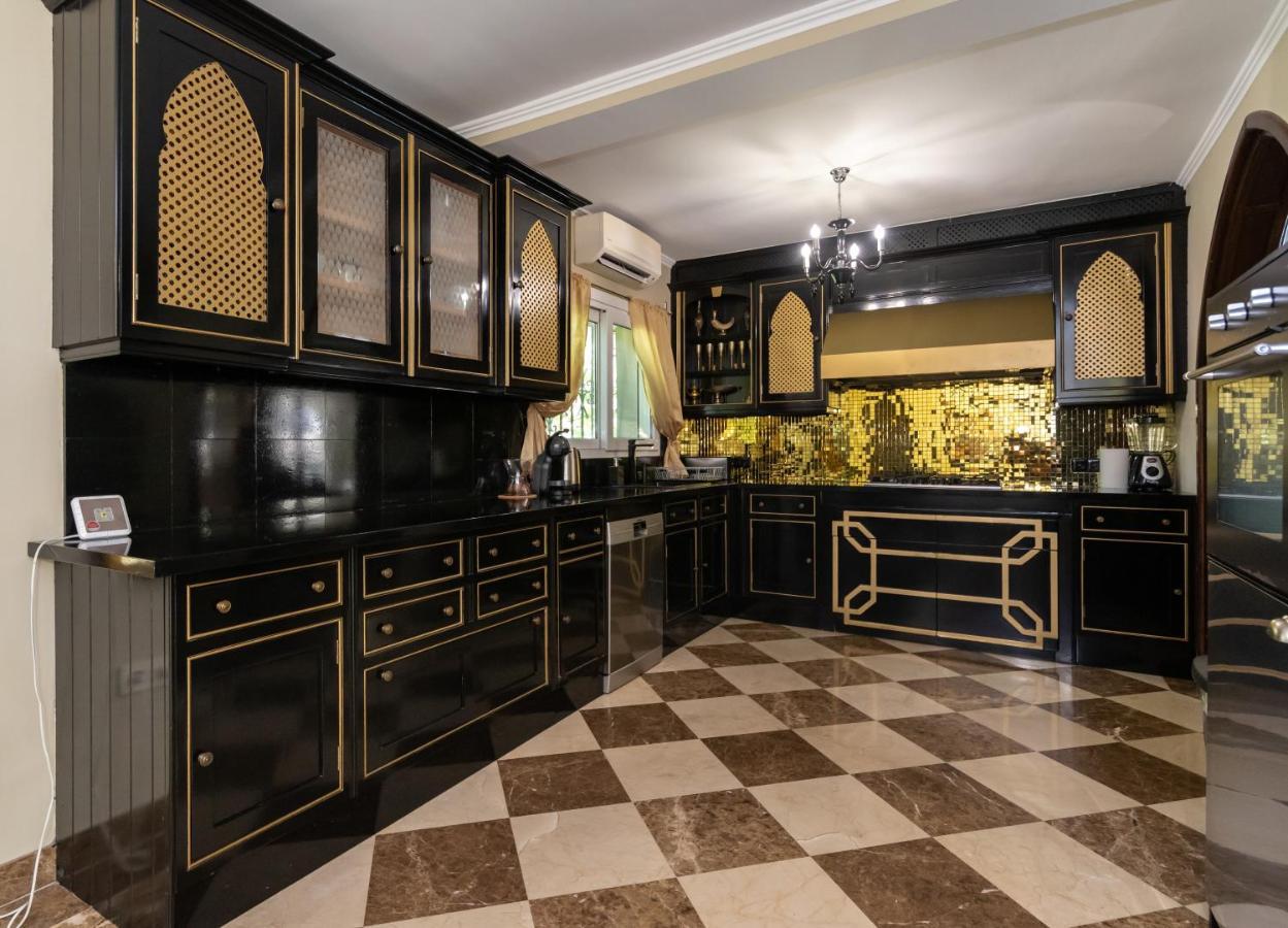 Villa In Puerto Cabopino Marbella Bagian luar foto