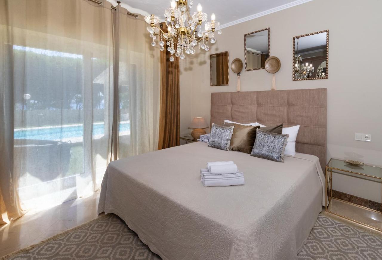 Villa In Puerto Cabopino Marbella Bagian luar foto